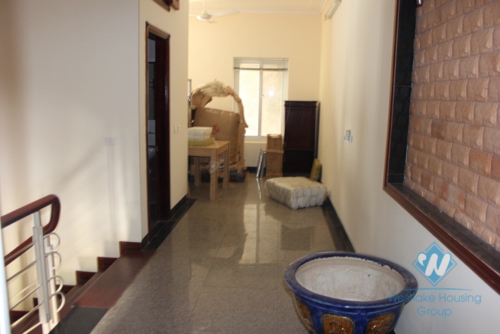 6-floor house for rent in Au Co Street